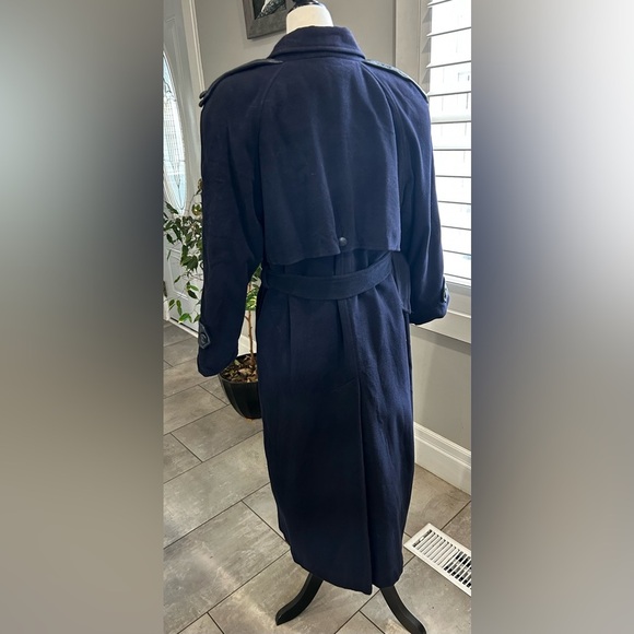 Elegant Navy Blue Belted Coat wool and cashmere, made in Canada - Picture 10 of 14